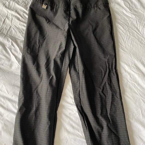 S.C and Co dress pants. Dark grey pattern. Size 4 - Picture 1 of 4